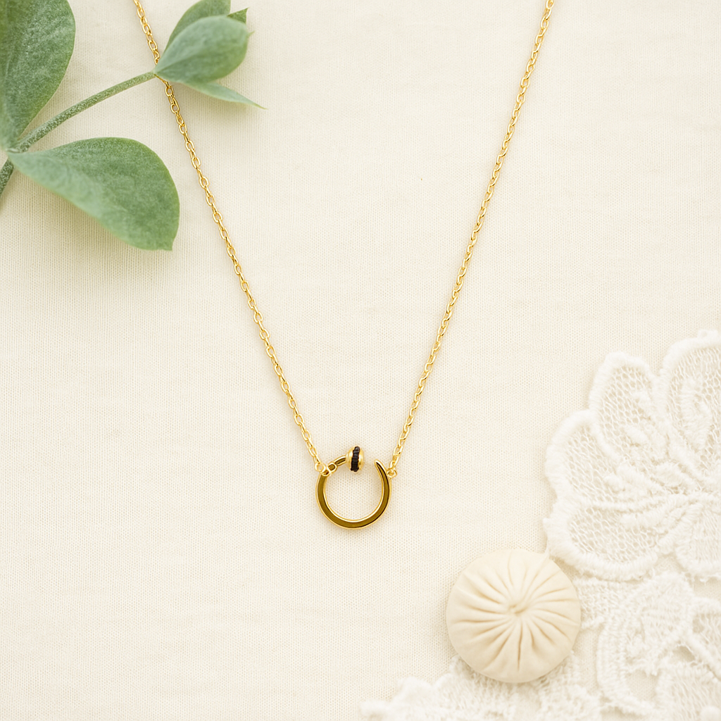 Minimalist Gold Circle Pendant Necklace | Delicate Everyday Jewelry