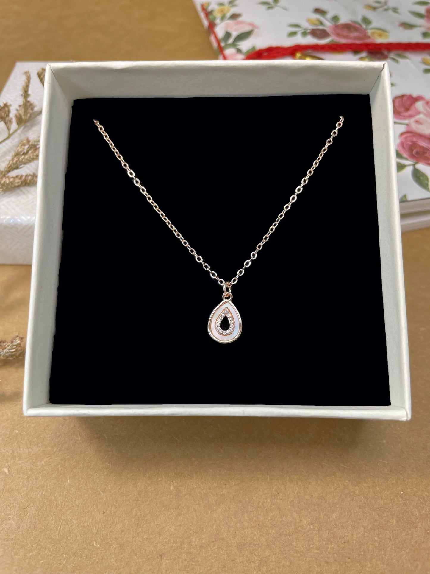 Minimalist Pendant Necklace lifestylebysparsh.com