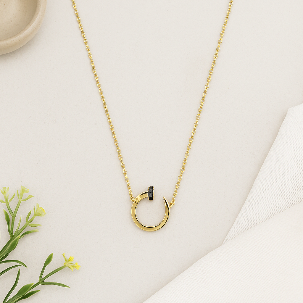 Minimalist Gold Circle Pendant Necklace | Delicate Everyday Jewelry