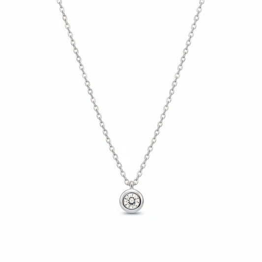 Solitaire pendant - white background